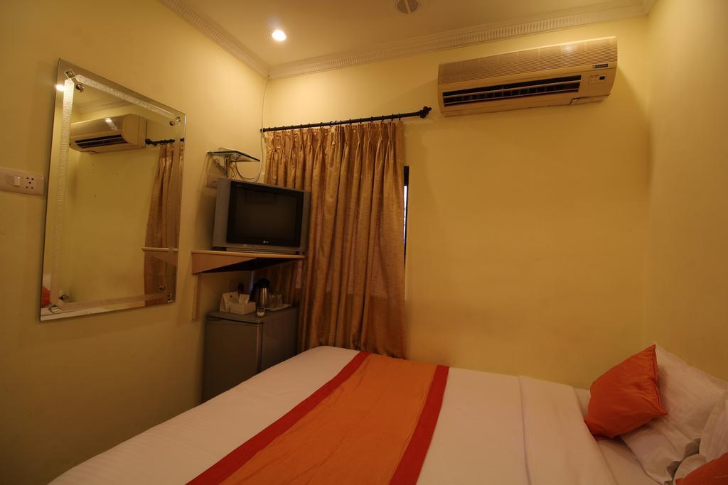 Hotel City Palace Mumbai  Buitenkant foto